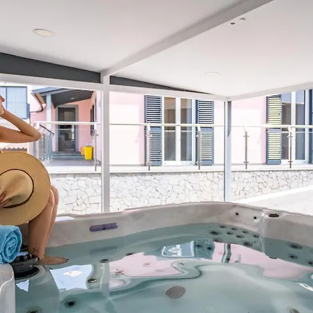 Camelia By Homie Funchal (Madeira)