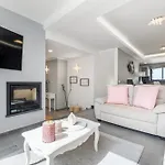 Villa Camelia By Homie