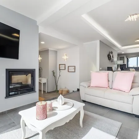 Villa Camelia By Homie