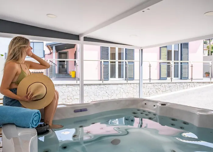 Camelia By Homie Funchal (Madeira)